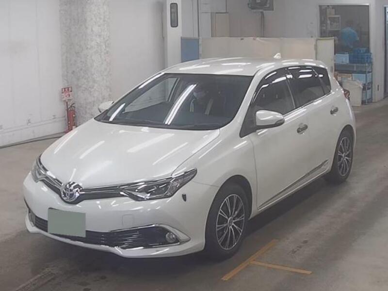 TOYOTA AURIS