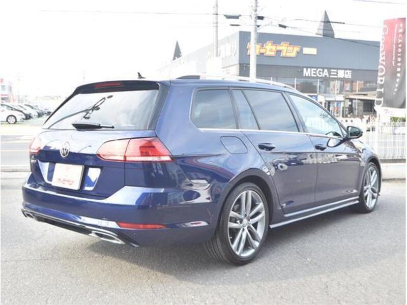 GOLF VARIANT