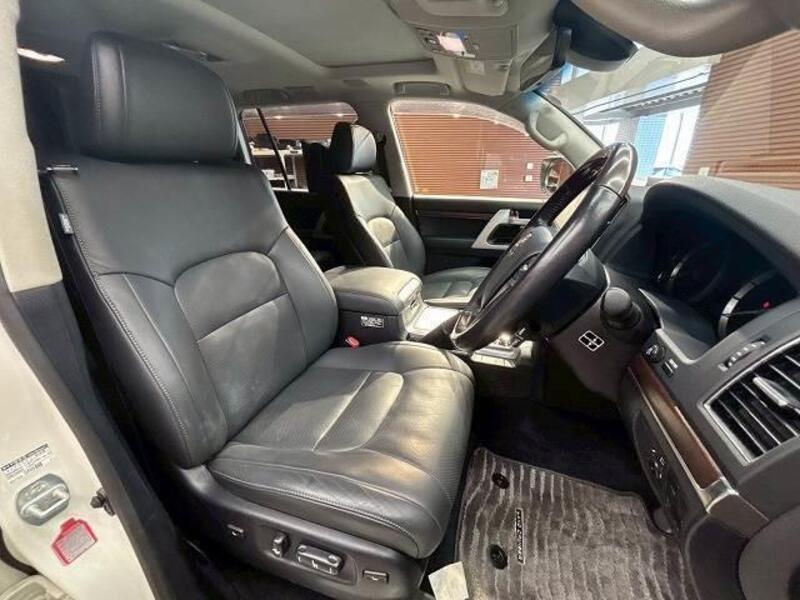 LAND CRUISER
