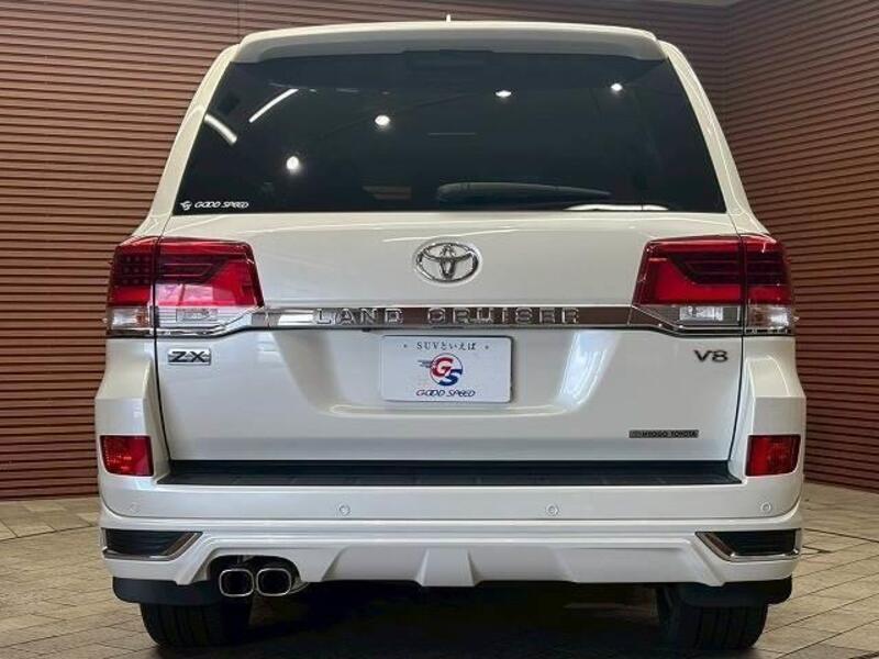 LAND CRUISER