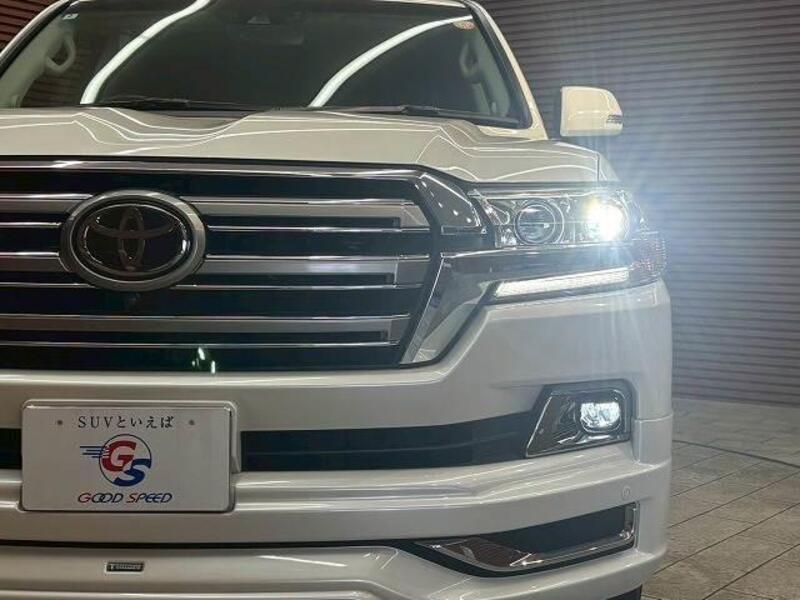 LAND CRUISER
