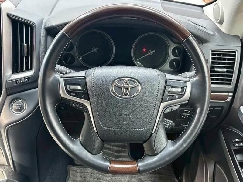 LAND CRUISER