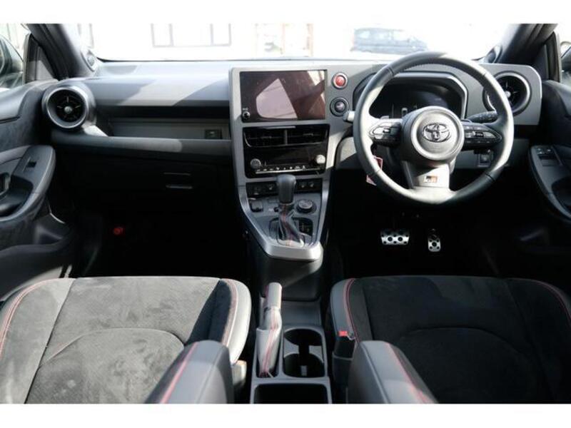 GR YARIS