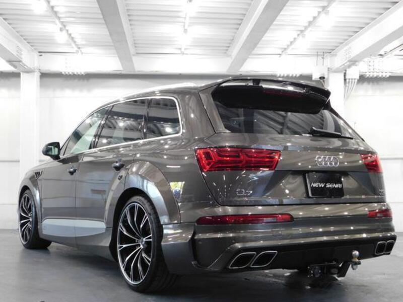 Q7