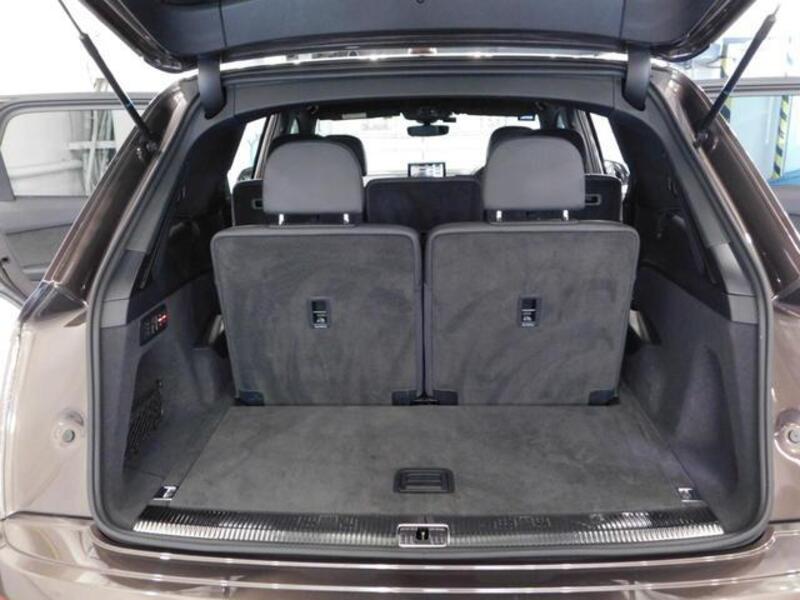 Q7