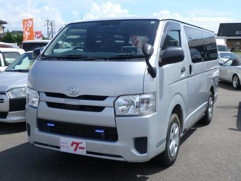 TOYOTA HIACE VAN