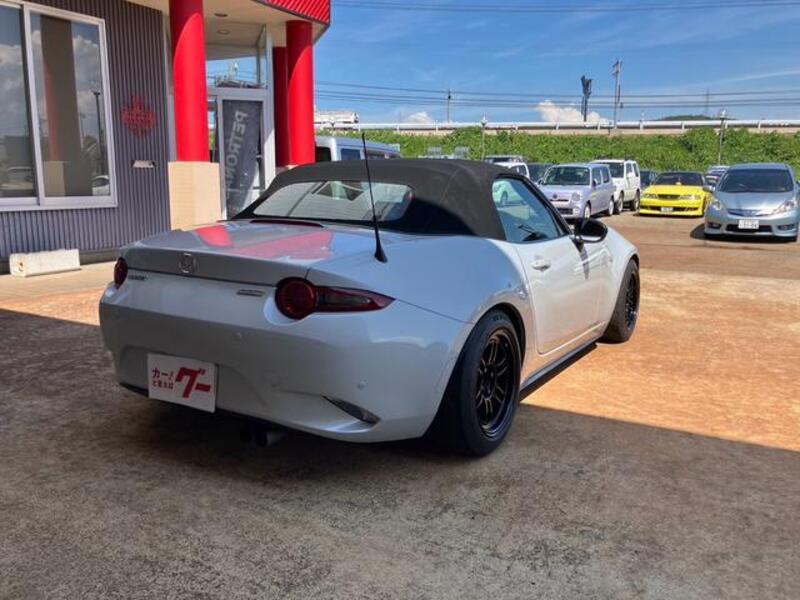 ROADSTER