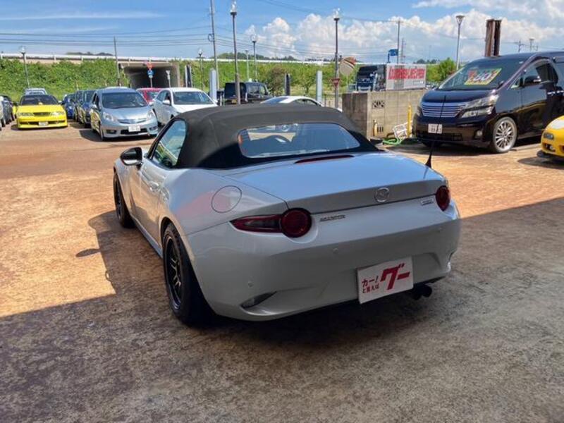 ROADSTER