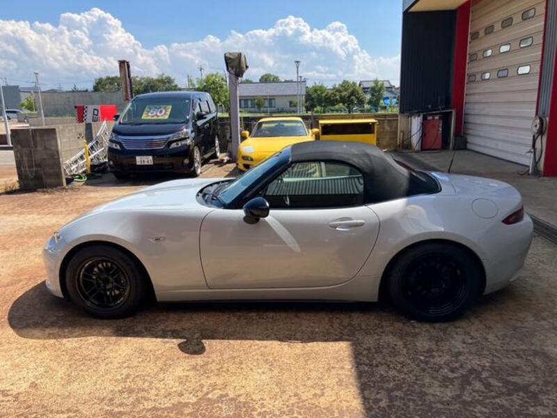 ROADSTER