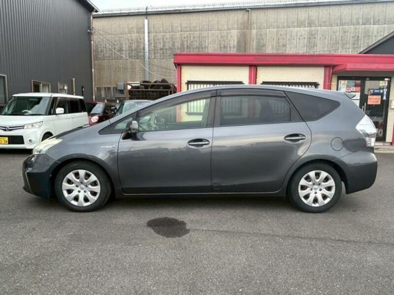 PRIUS ALPHA
