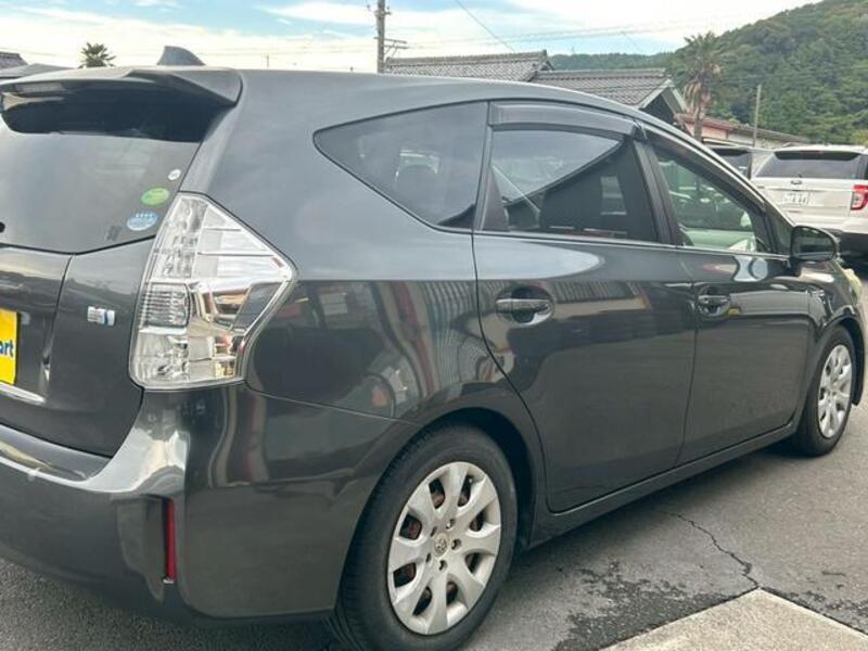PRIUS ALPHA