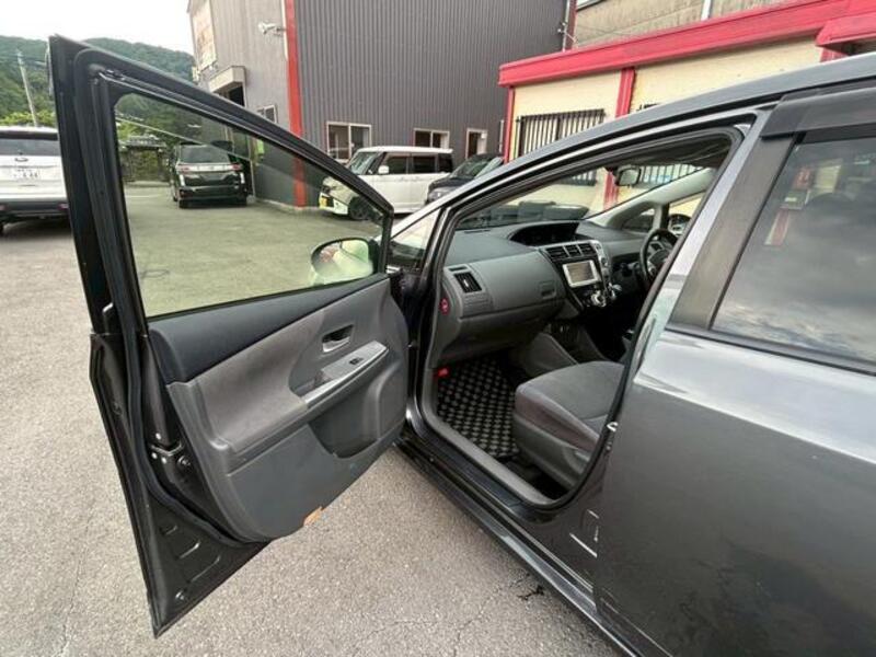 PRIUS ALPHA