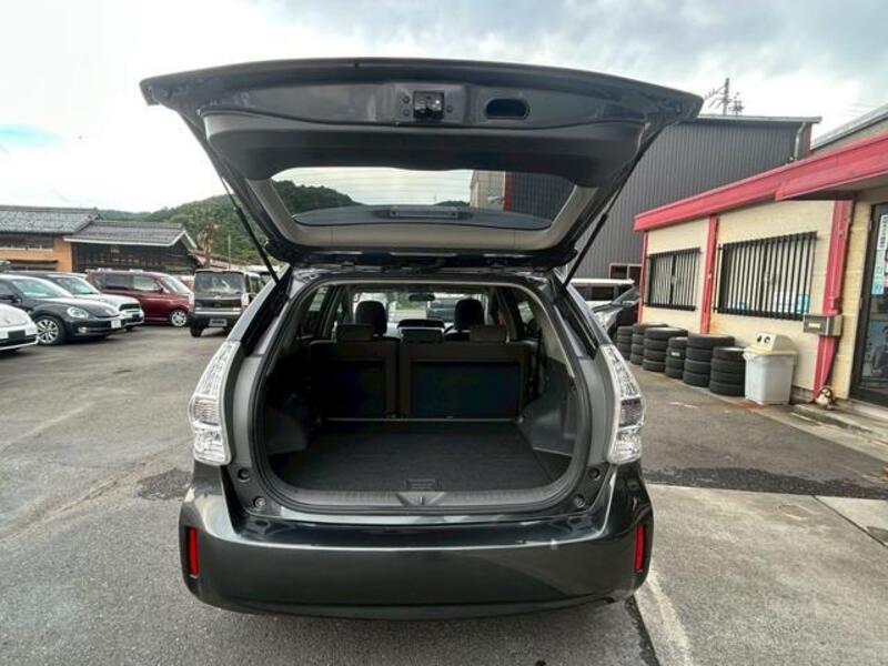 PRIUS ALPHA