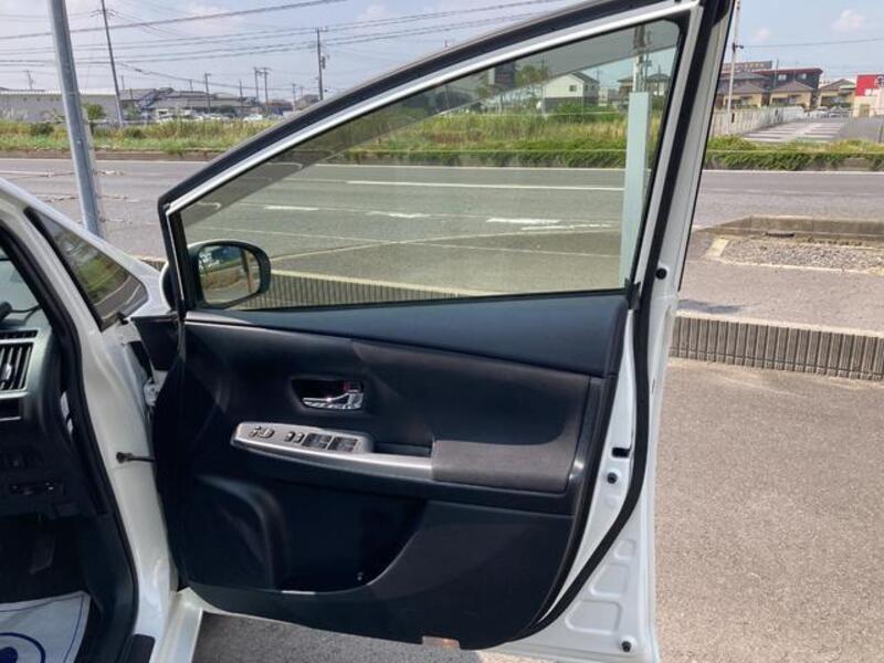 PRIUS ALPHA
