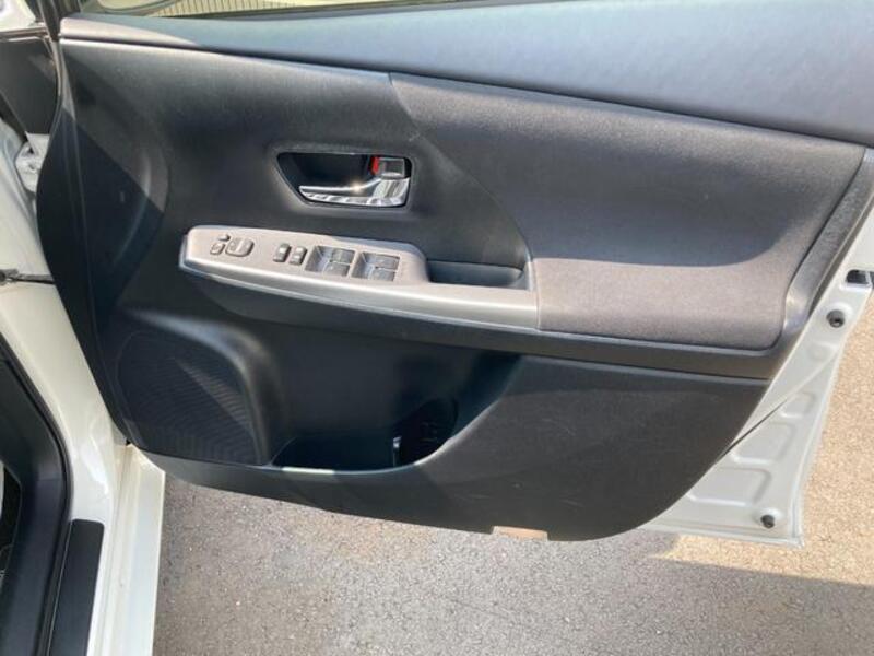 PRIUS ALPHA