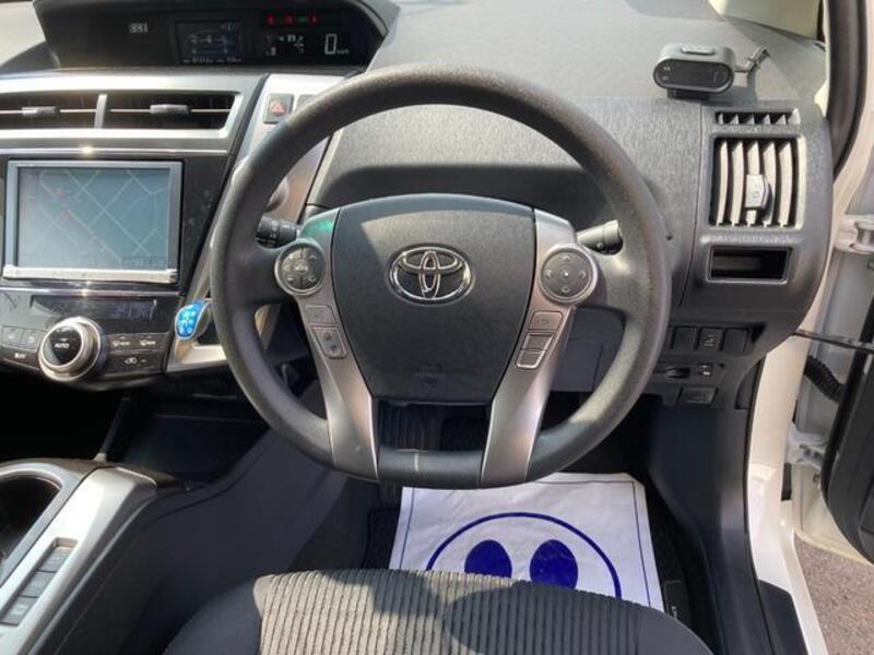 PRIUS ALPHA
