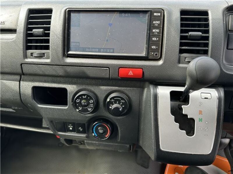 HIACE VAN