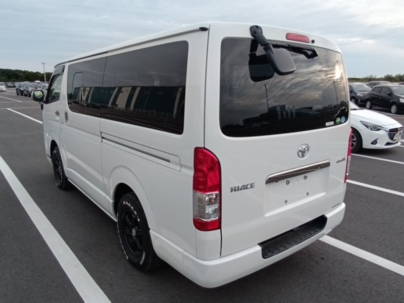HIACE VAN