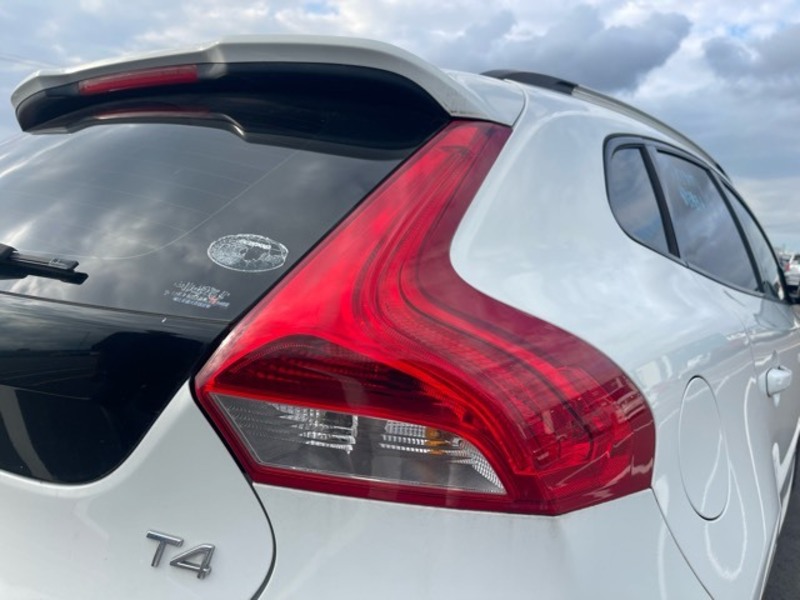 V40