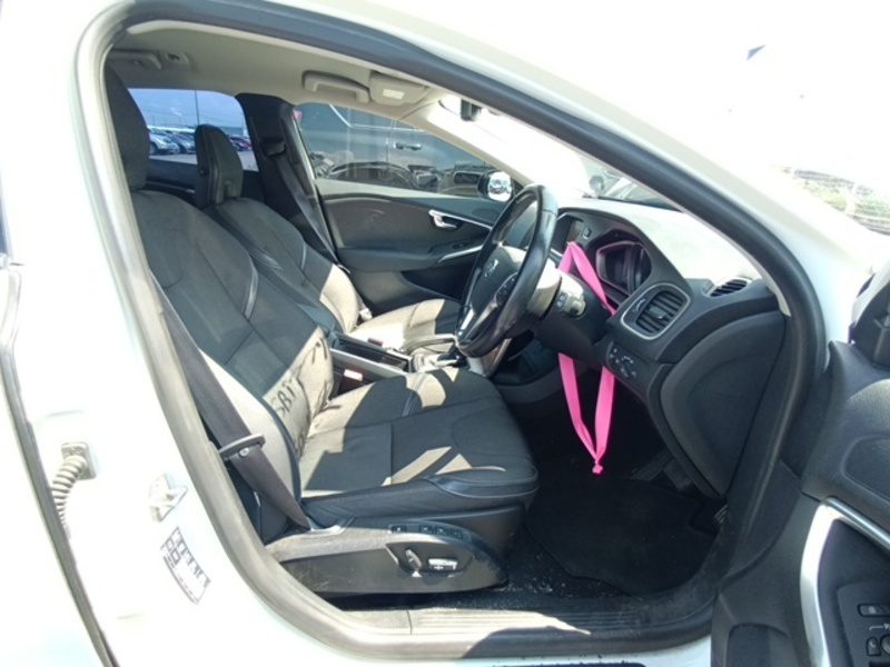 V40