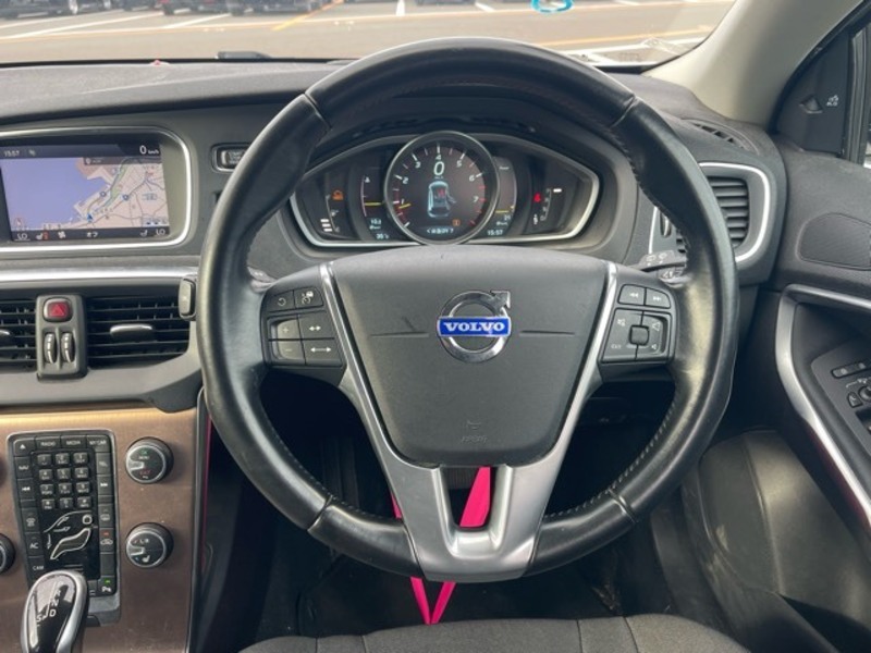 V40
