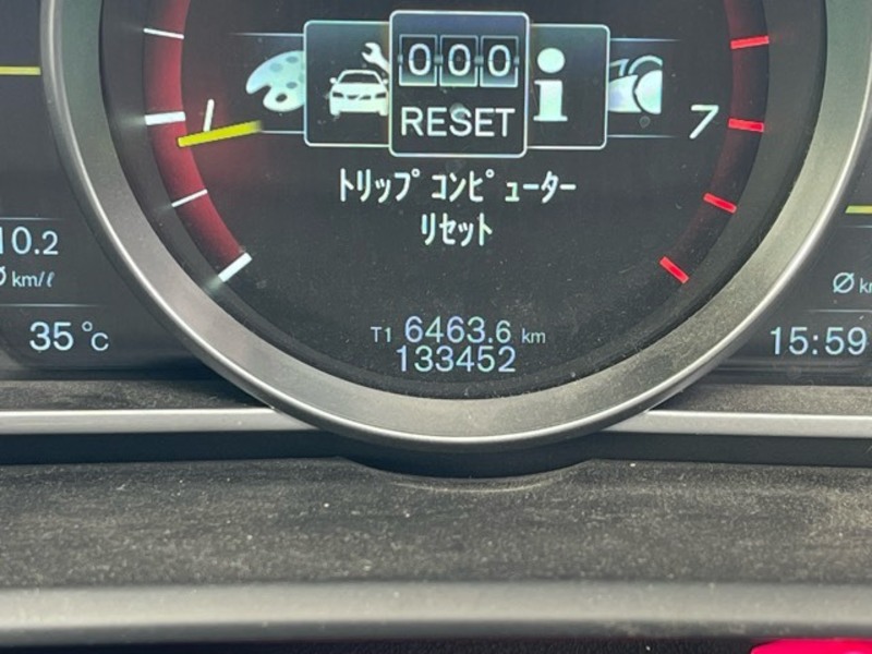 V40