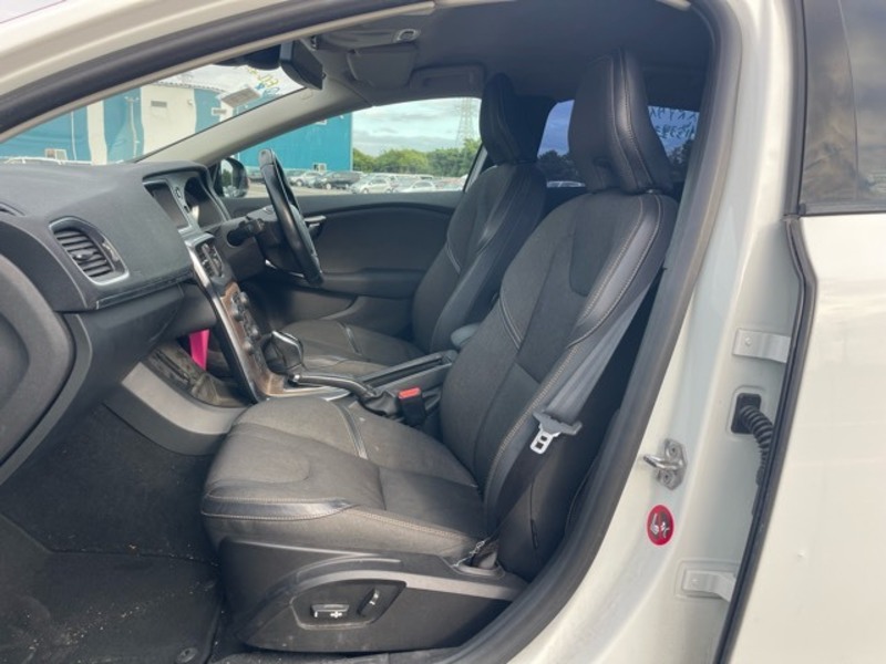 V40