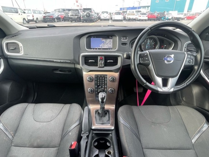 V40