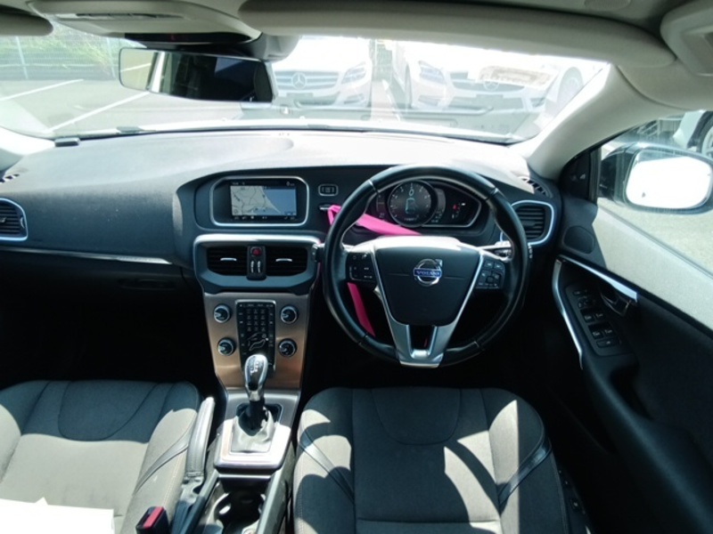 V40