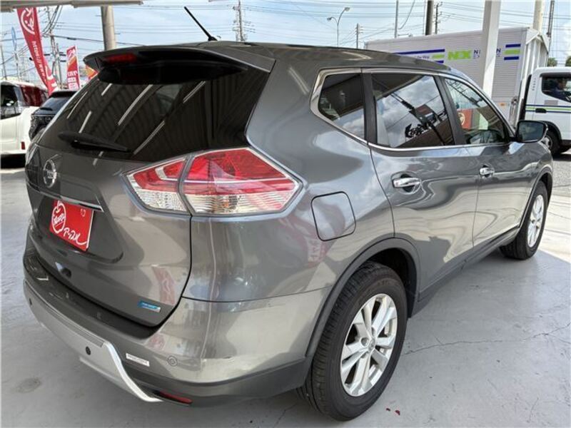 X-TRAIL