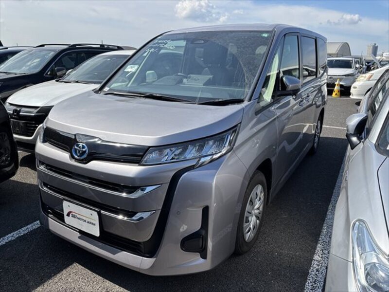 TOYOTA NOAH