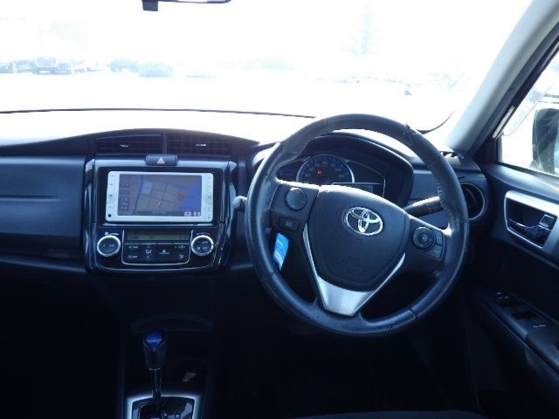 COROLLA AXIO