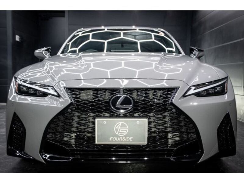 LEXUS IS
