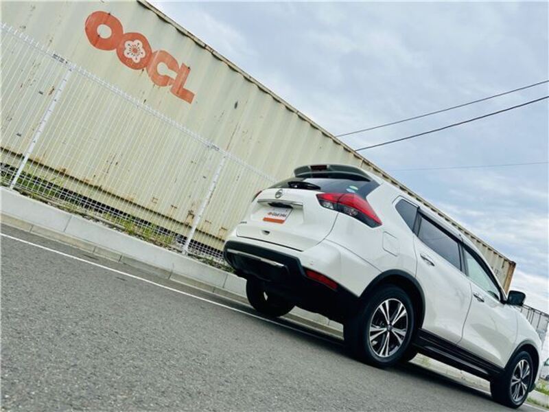 X-TRAIL