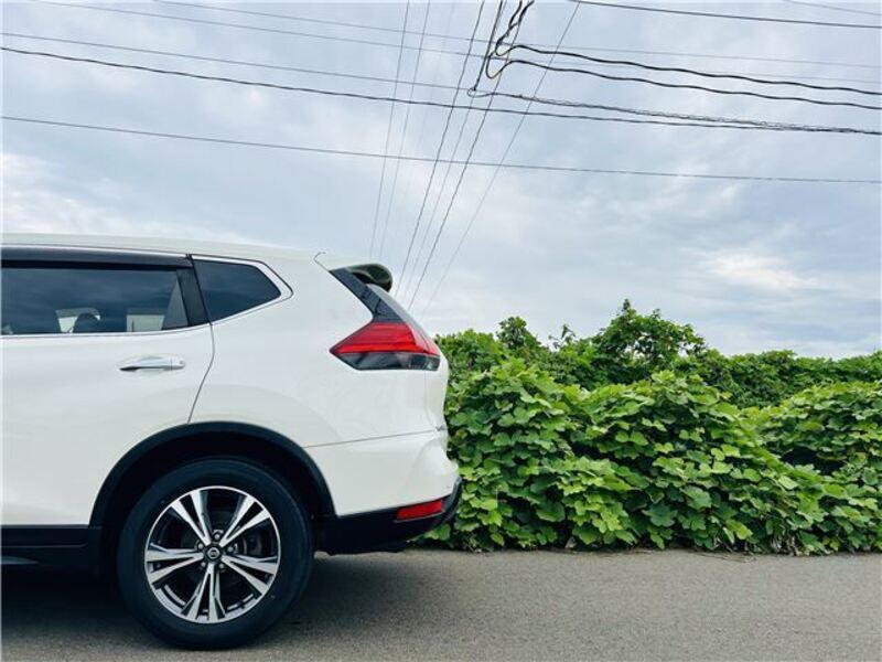 X-TRAIL