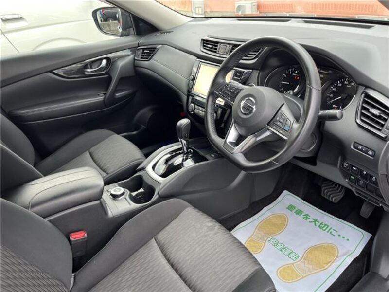 X-TRAIL