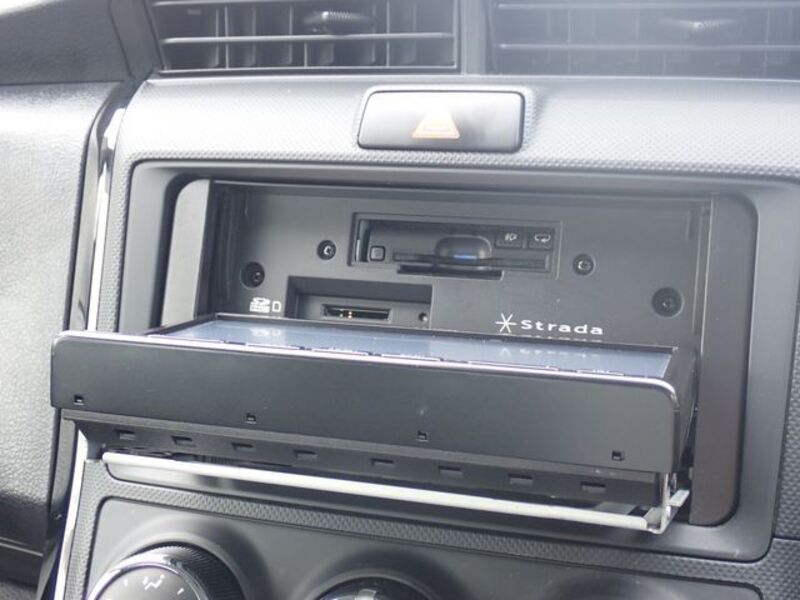 COROLLA AXIO