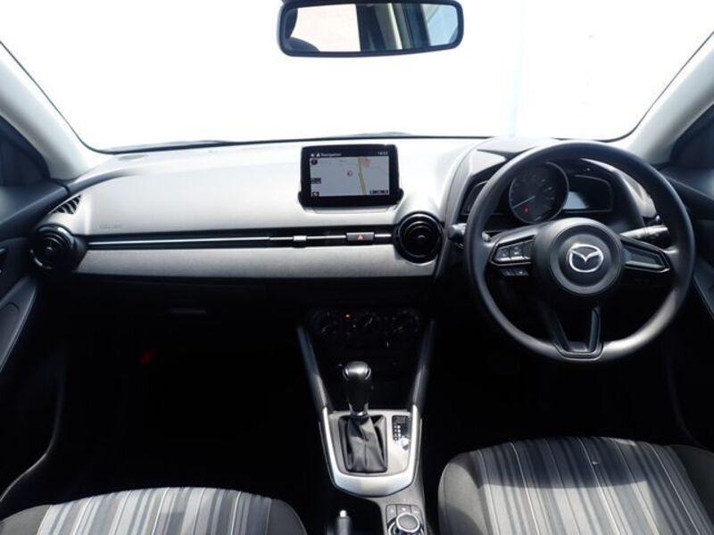MAZDA2