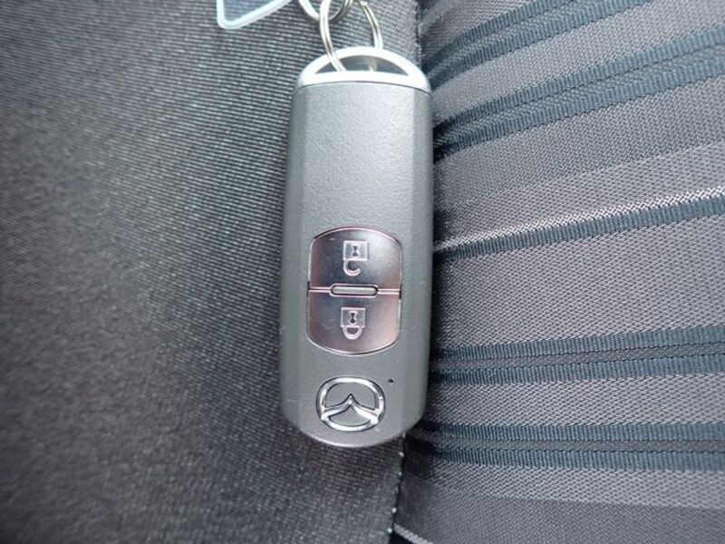 MAZDA2