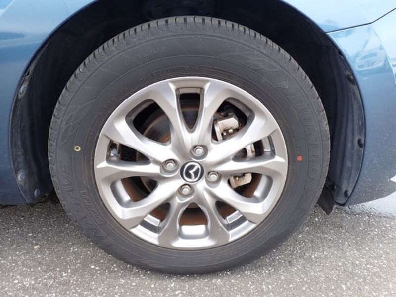 MAZDA2