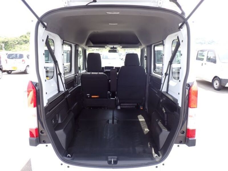 N-VAN