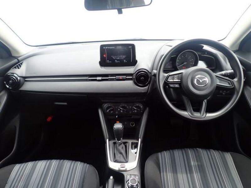 MAZDA2