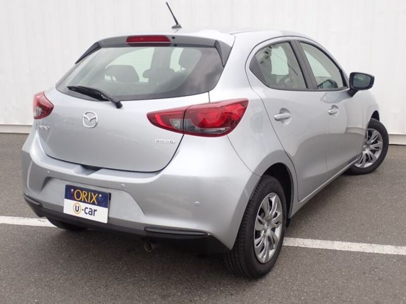 MAZDA2