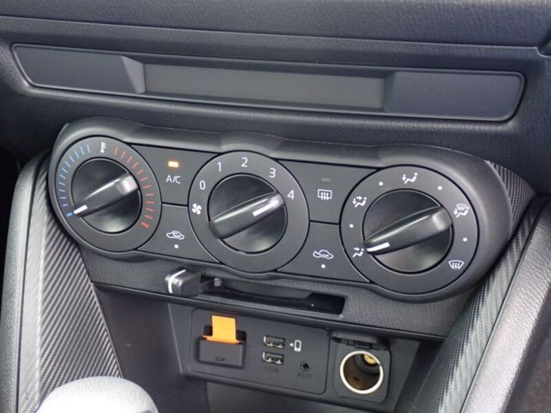 MAZDA2