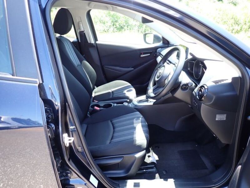 MAZDA2