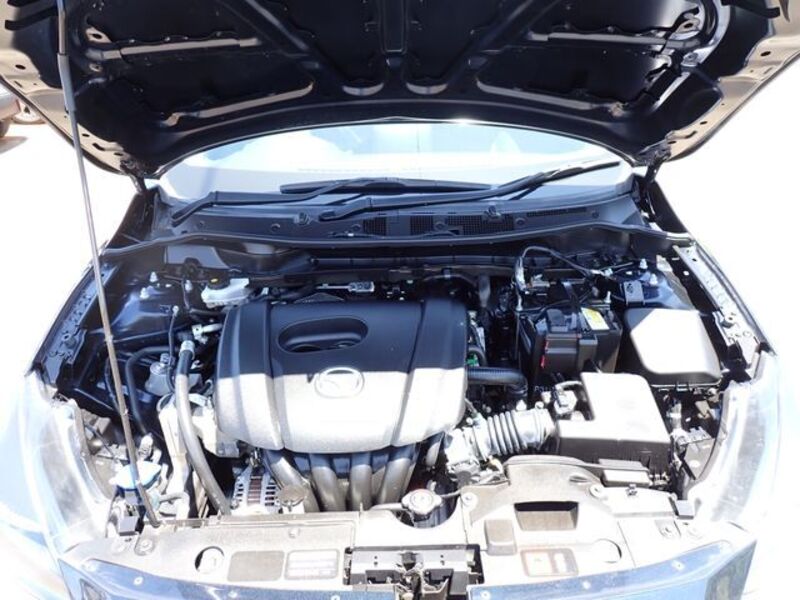 MAZDA2