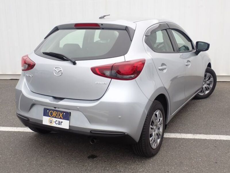 MAZDA2