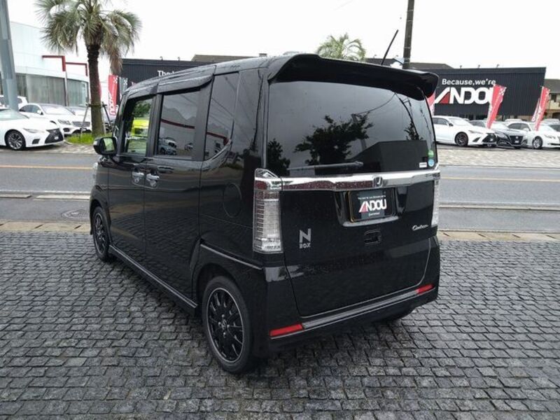 N BOX CUSTOM