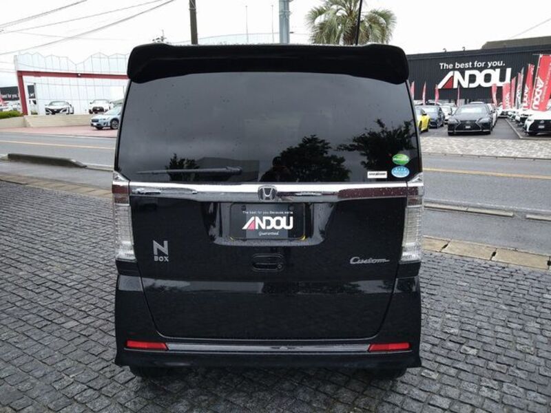 N BOX CUSTOM