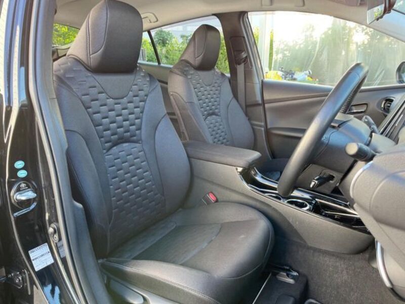 PRIUS PHV